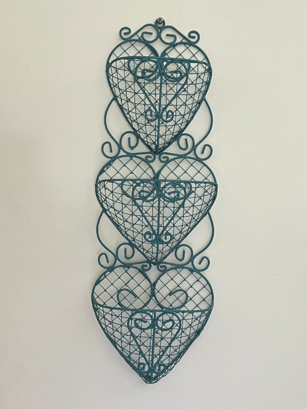 Heart Shaped 3-Tiered Mesh Hanging Basket